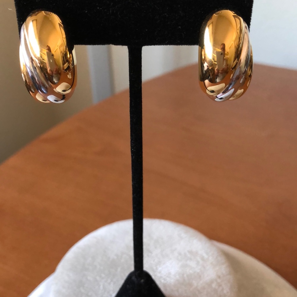 Charles Garnier 18K Hugies/Hoop Earrings